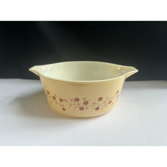 Pyrex trailing flowers 2.5 qt casserole bowl - Picture 2 of 5